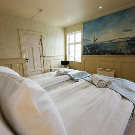 Skata Boutique Hotel Henningsvaer Bagian luar foto